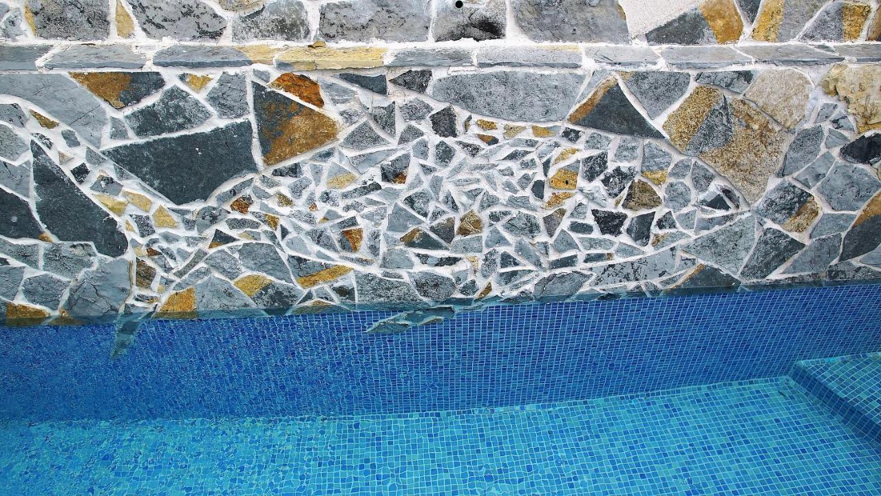 Penthouse Stoliv New Spa-Pool Villa Is Located 5M From The Sea, Exclusive Terrace,Private Jetty Wih Sunbeds, Pebble Beach, Secluded Location Total Area 375M2 At Your Disposal Kotor Dış mekan fotoğraf