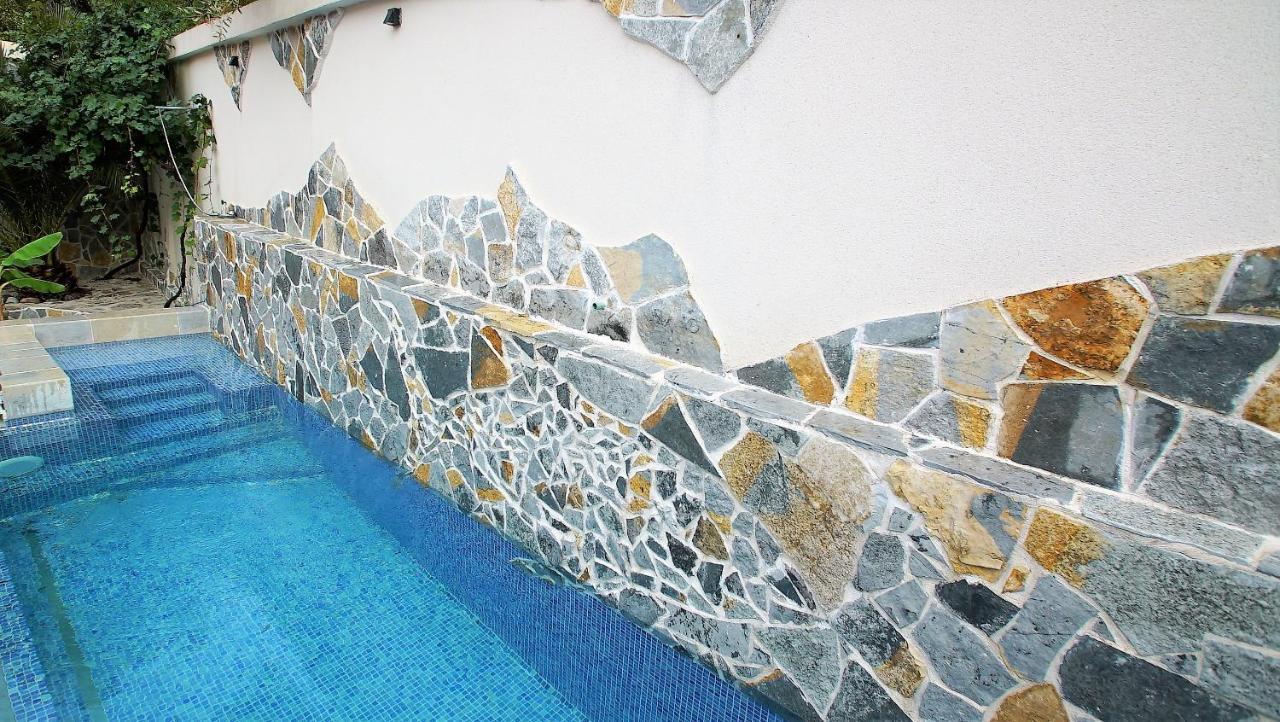 Penthouse Stoliv New Spa-Pool Villa Is Located 5M From The Sea, Exclusive Terrace,Private Jetty Wih Sunbeds, Pebble Beach, Secluded Location Total Area 375M2 At Your Disposal Kotor Dış mekan fotoğraf